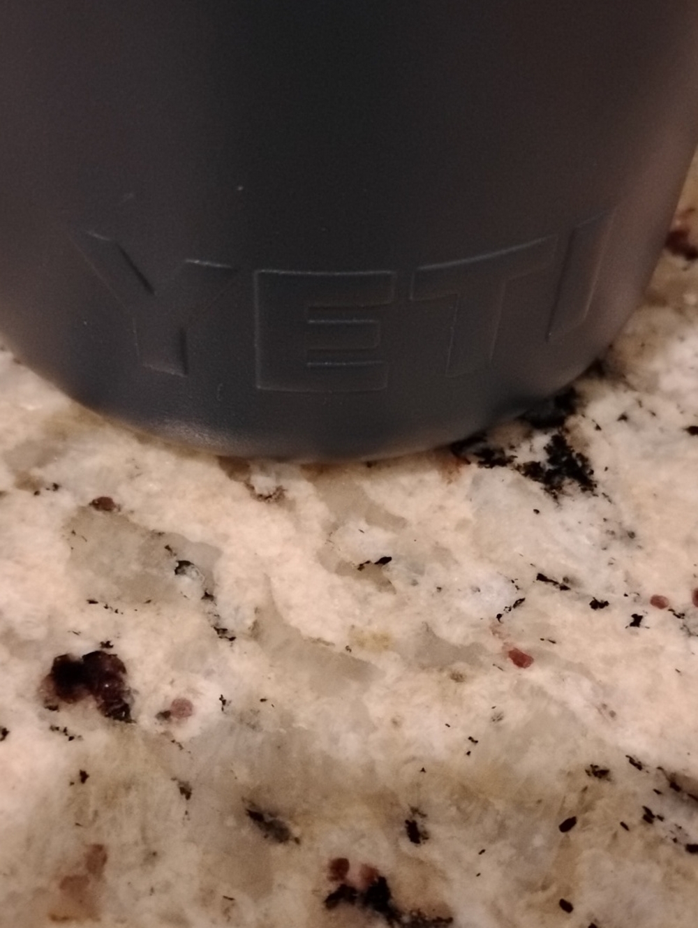 Yeti Rambler Colster - Picture 3 of 6